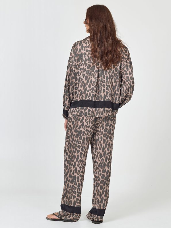 ALLY_trousers-Trousers-8579-10-001_Leo-3