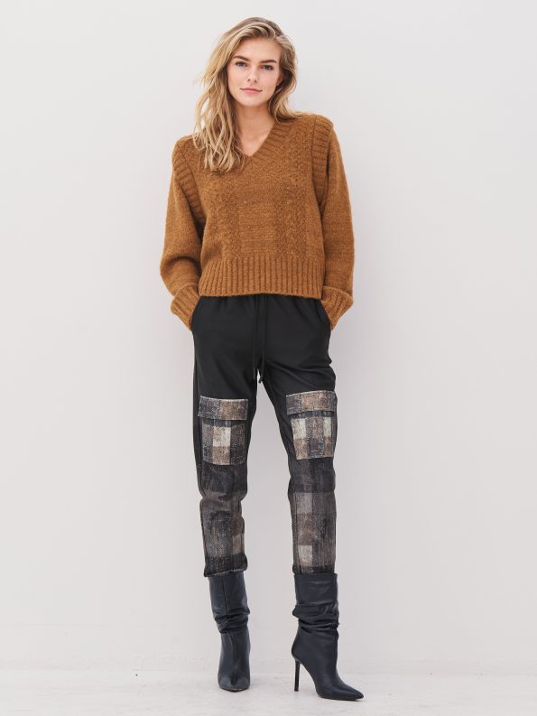 ANNA_trousers-Trousers-8516-10-Black_mix-1_02ecbc91-58f3-4de3-b3d4-7e9e497d6acd