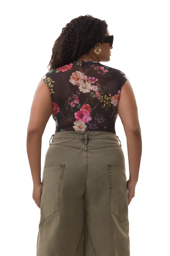 P_NINA_NOIR_SUMMER_ROSE-0699_7c3bf909-631f-47de-8bc1-8868ec055d7d